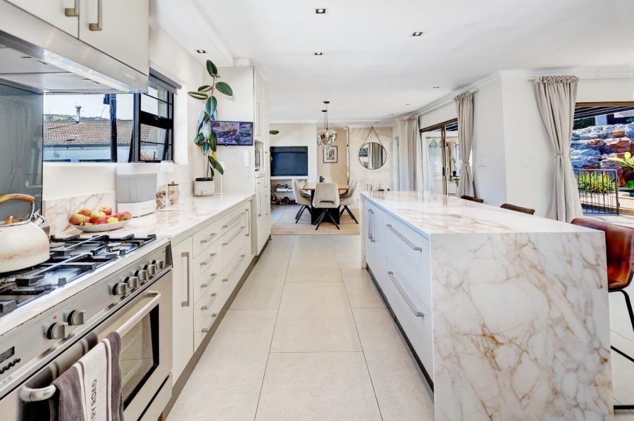 4 Bedroom Property for Sale in Loevenstein Western Cape
